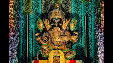 Temple decorated with coins, currency notes worth ₹3 crore for Ganesh ...