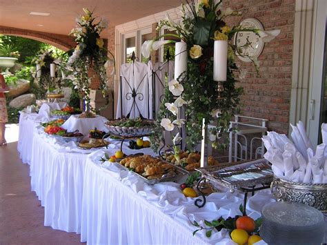 Buffet Cuisine Déco | Buffet table decor, Banquet table decorations ...