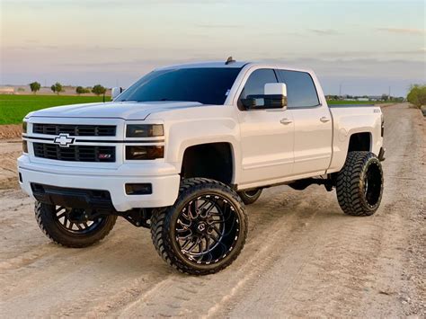 2015 Silverado 1500 9 inch lift 🤤🤤🤤 Sunset Chevy #liftedtrucks # ...