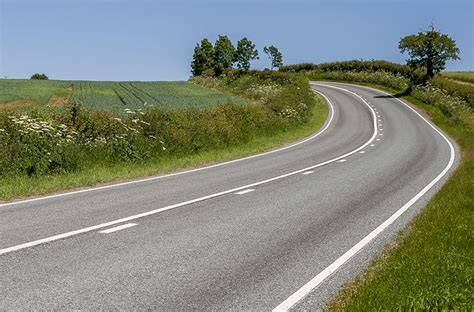 UK road markings: what they mean and what the Highway Code says | RAC ...