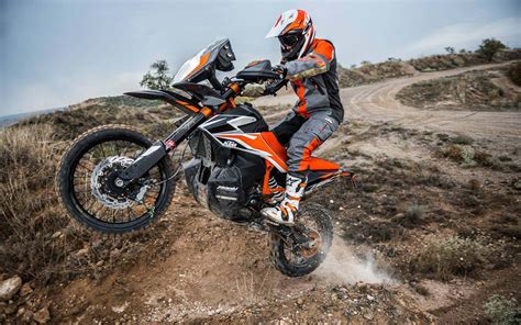 The KTM 790 Adventure R Prototype in Action - Asphalt & Rubber