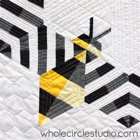 Bee Mini Quilt. Pattern Only. Bee Quilt. Modern Quilt. - Etsy