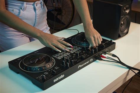 DDJ-REV1 2-channel DJ controller for Serato DJ Lite