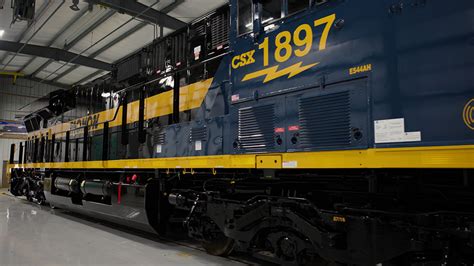 CSX Unveils Monon Heritage Locomotive - CSX.com