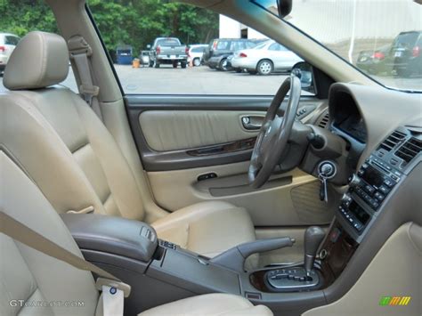 Blond Interior 2002 Nissan Maxima GLE Photo #51376957 | GTCarLot.com