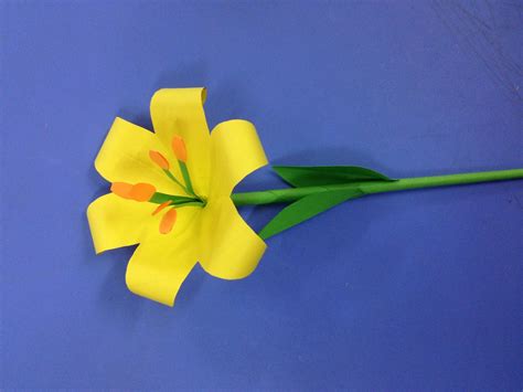 How to make lily paper flower, Easy origami flowers for beginners ...