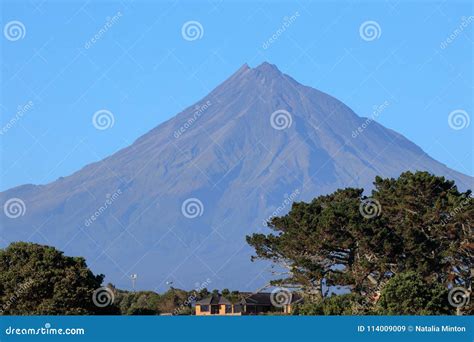 Mt Taranaki volcano stock image. Image of mount, morning - 114009009