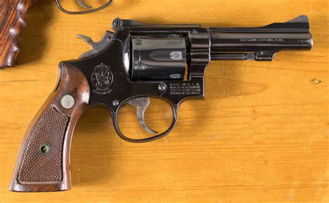 Lot - SMITH AND WESSON MODEL 15-2 DOUBLE ACTION REVOLVER