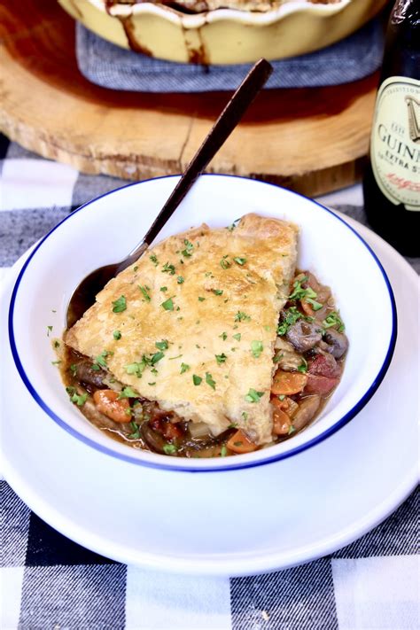 Steak and Guinness Pie - Miss in the Kitchen