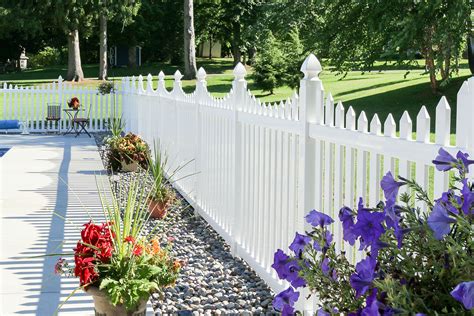 Vinyl Fence Styles & Colors | Finding the Right Vinyl Fence for You