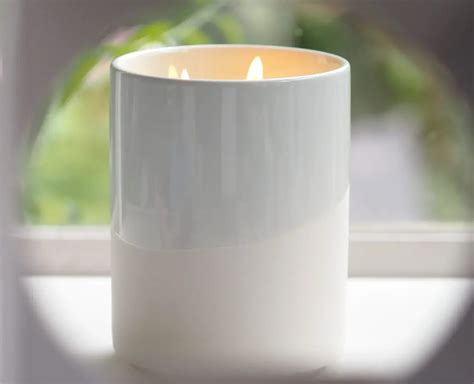 NEOM De-Stress Candle Review | British Beauty Blogger