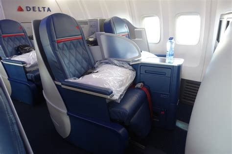 8 Images Delta 757 300 First Class Seat Review And Review - Alqu Blog