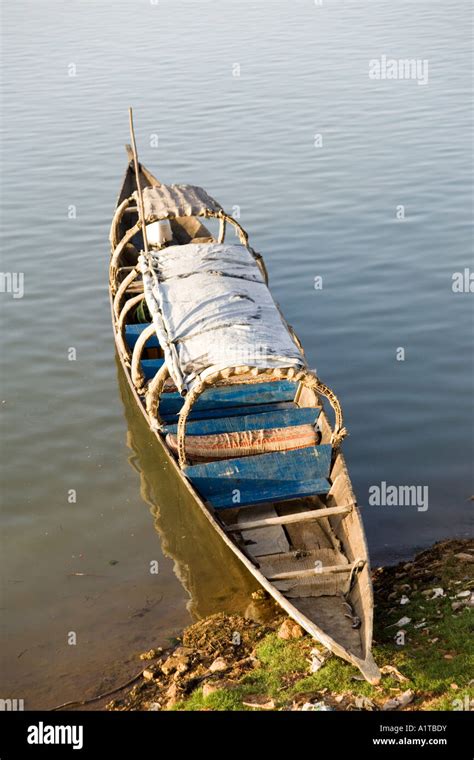 Pirogue on the Niger river at Segou, Mali, West Africa Stock Photo - Alamy