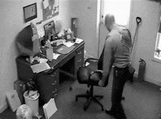 15 People Who Are Having A Really Bad Day At Work (15 gifs)