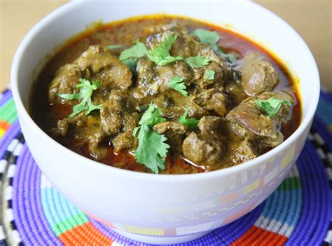 CHICKEN GIZZARDS CURRY—MCHUZI WA VIUNGO VYA KUKU – Miriam Malaquias