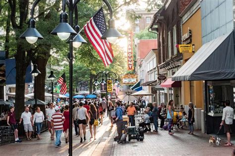 11 Things to Do (And Eat) in Charlottesville, Virginia | Southern Living