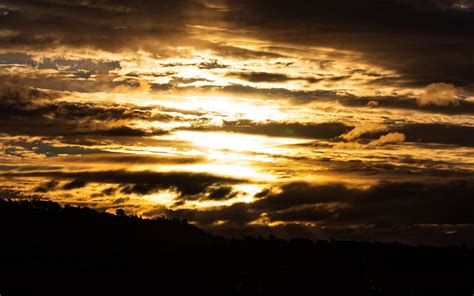 Download wallpaper 3840x2400 sky, clouds, sun, light, sunset, dark 4k ...