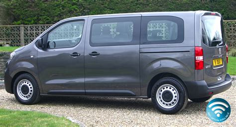 Peugeot Expert Combi 9 Seat Minibus | Red Kite Vehicle Consultants