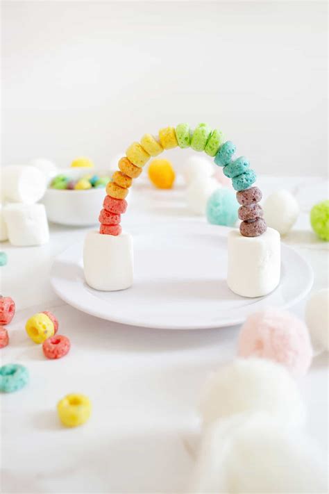 Froot Loops Rainbow Craft - Childhood Magic