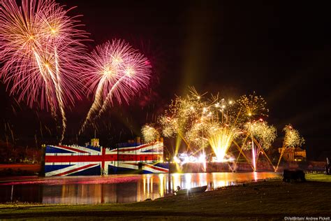 5 of the best fireworks displays for Bonfire Night | VisitEngland