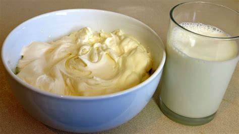 Cómo convertir leche en nata (crema batida)