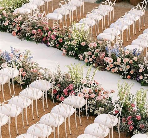 35 Wedding Aisle Decor Ideas We’re Obsessed With