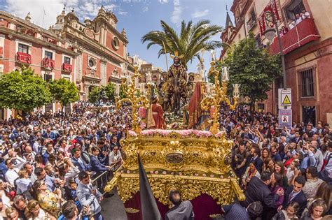 The photos of Semana Santa in Sevilla that show what a difference Covid ...