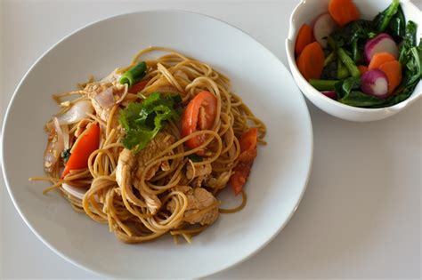 Recipe: Tallarín saltado de pollo (Peruvian stir-fried noodles with ...