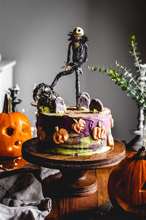 Vegan Jack Skellington Cake | The Banana Diaries