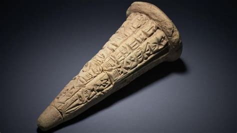 Sciency Thoughts: Britain returning looted Sumerian artifacts to Iraq.