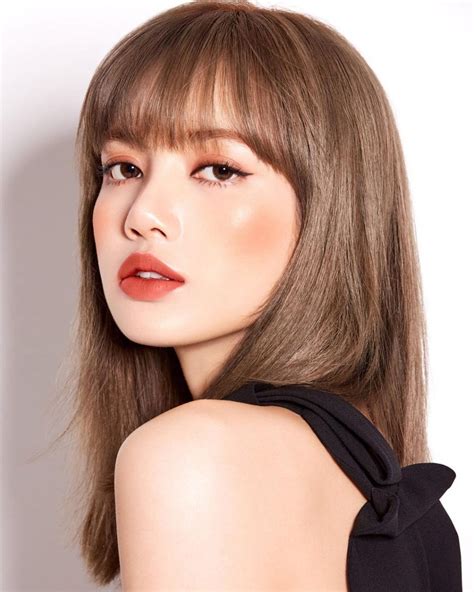 10 Of Lisa From Blackpink's Most Iconic Beauty Looks