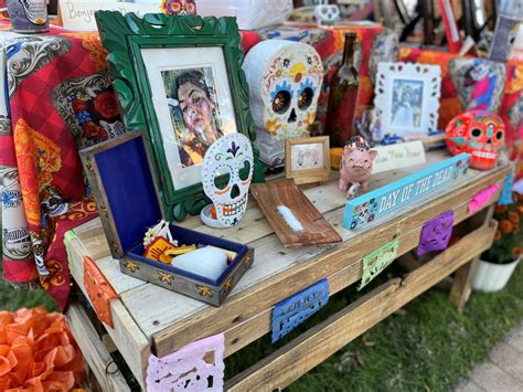 Honoring loved ones at Dia de los Muertos | Desert Exposure