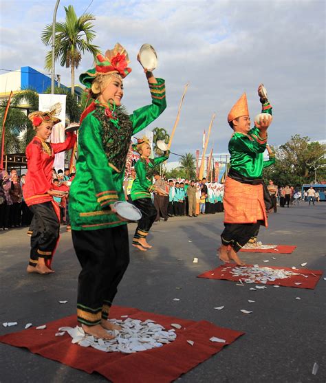 7 Keunikan Tari Piring khas Minangkabau Sumatera Barat