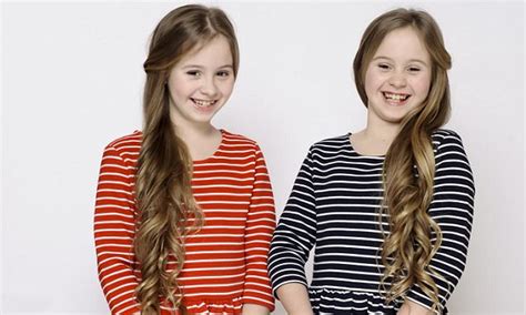 Mirror image twins Taylin and Katelin Michael who part their hair the ...