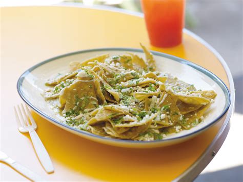 Authentic Green Chilaquiles Recipe | Besto Blog