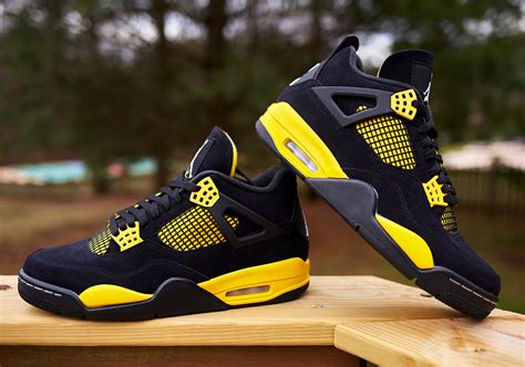 Air Jordan 4 "Thunder" 2023 Retro Release Date | SneakerNews.com