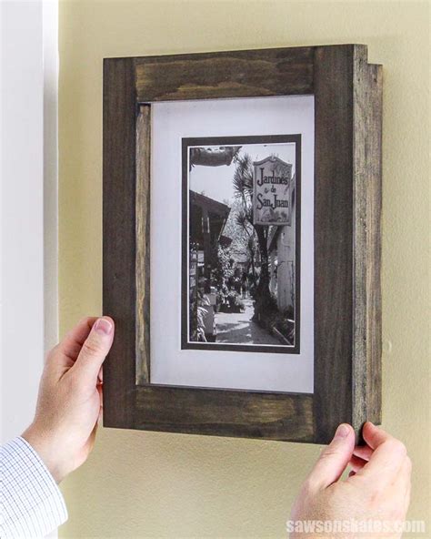 Easy DIY Picture Frame (Without Complicated Cuts) | Saws on Skates®