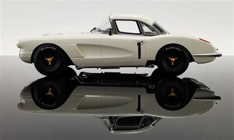 #1 Cunningham 1960 Chevrolet Corvette 1:18 Diecast – Fast Lane Classic Cars