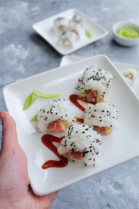 Spicy Tuna Sushi Roll | FaveHealthyRecipes.com