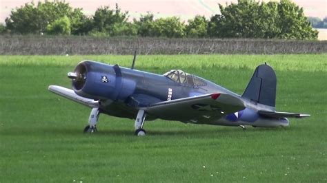 F4U-4 Corsair RC Giant Scale Model HD - YouTube