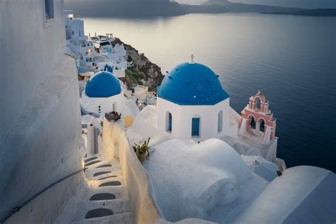 This Town on Santorini Offers a Quintessential Greece Vacation ...