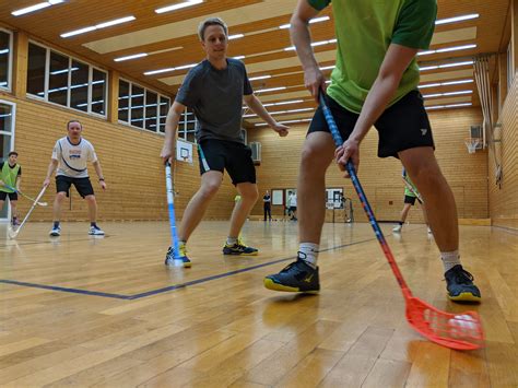 Floorball: Erstes offizielles Vereinstraininig | VfB Ulm