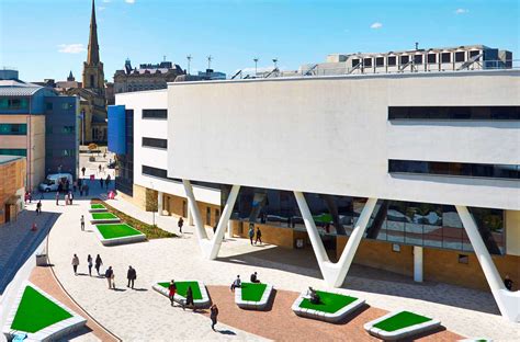 6 Reasons the University of Huddersfield is a Great Place to Study