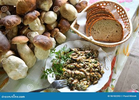 Scrambled Eggs from Mushrooms Stock Image - Image of basket, dome: 96182393