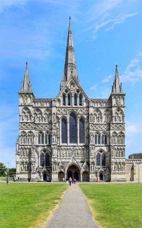 Salisbury Cathedral | Salisbury cathedral, Cathedral architecture ...