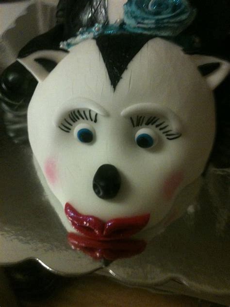 Skunk Cake - Cake by Margarida Myers - CakesDecor