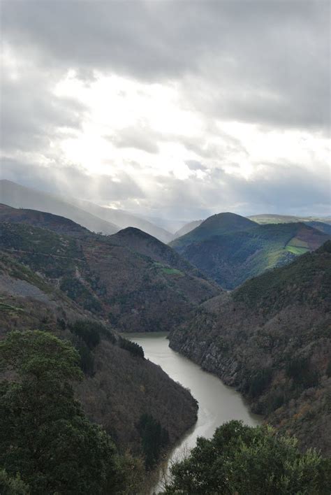 Rio Navia / Navia River (foto Bertu) | Spain travel, River, Trip