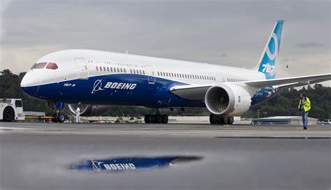 Saudi Arabia Plans to Buy 121 Boeing 787 Dreamliner Planes for New ...