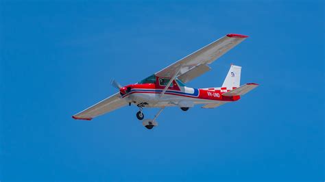 Cessna 152 Aerobat - Flight Standards