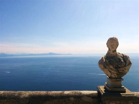 The breathtaking Terrace of Infinity in Villa Cimbrone, Ravello ...